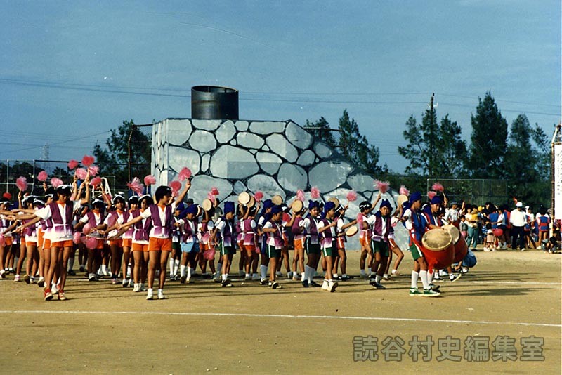 集団演技　村内小中学生