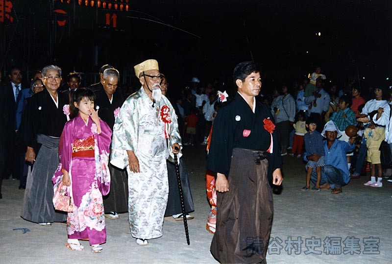 赤犬子退場（赤犬子琉球古典音楽大演奏会）