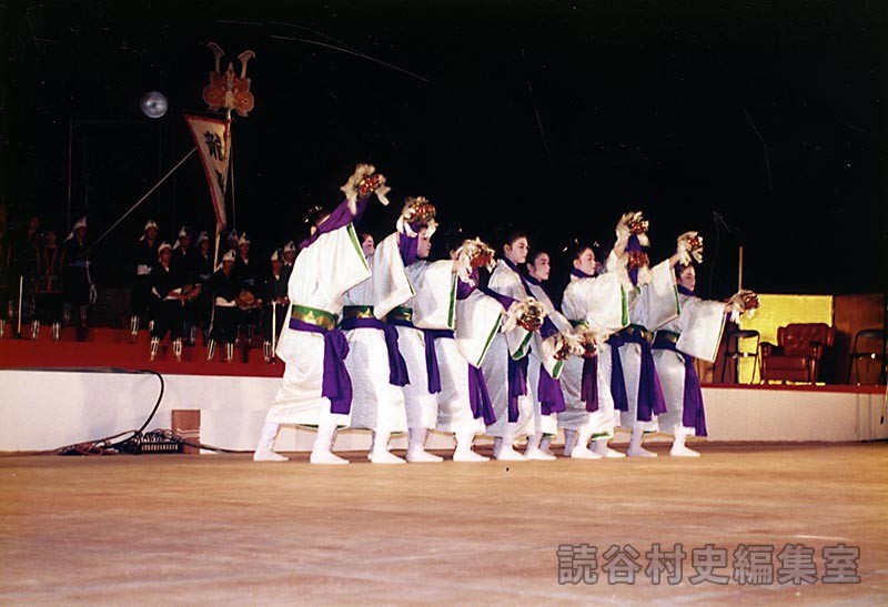 獅子舞　座喜味婦人会（ザ・躍動）