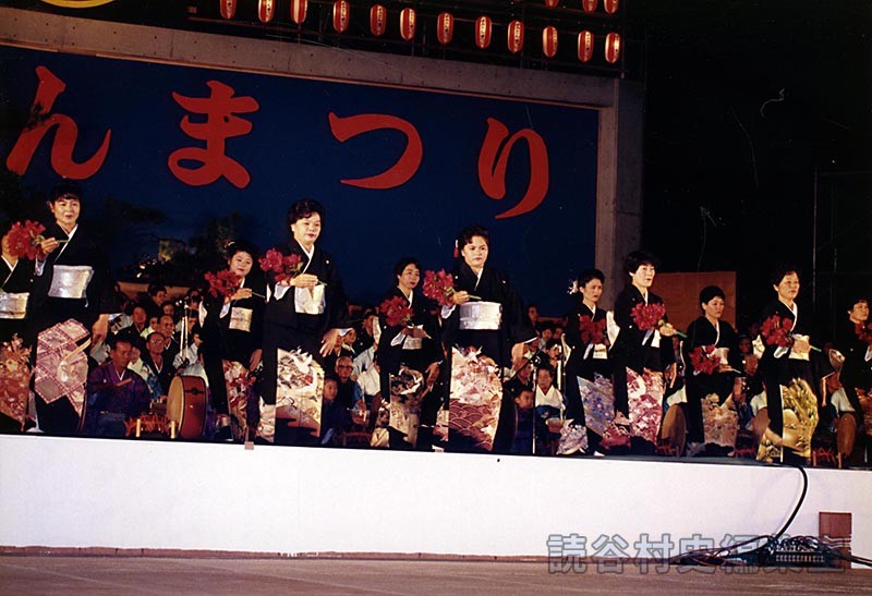 かぎやで風　村・字婦人会（赤犬子琉球古典音楽大演奏会）