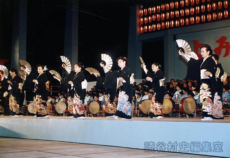 かぎやで風　村・字婦人会（赤犬子琉球古典音楽大演奏会）