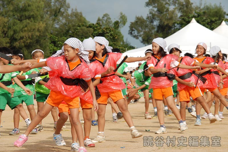 集団演技　村内小学校