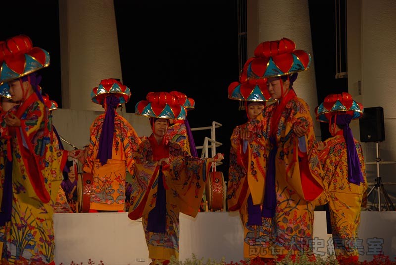 踊りクワディーサー　字婦人会（赤犬子琉球古典音楽大演奏会）