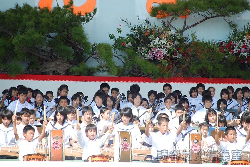 三線・箏・太鼓演奏　村内小中学校・保育園児（受け継ごう読谷の心）