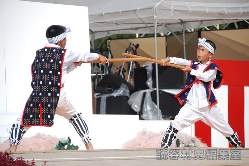 波平棒　波平子ども会（受け継ごう読谷の心）