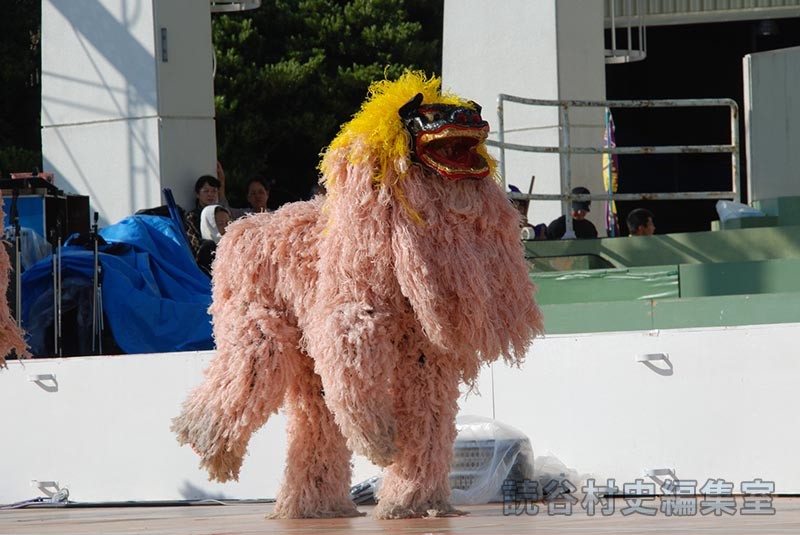 獅子舞　渡慶次こども獅子舞クラブ（受け継ごう読谷の心）