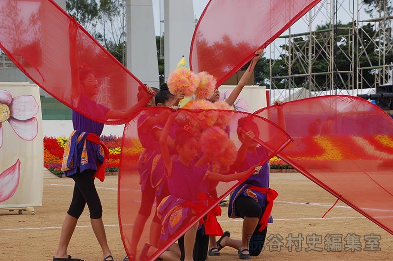 カラーガード　渡慶次小学校（オープニングセレモニー）