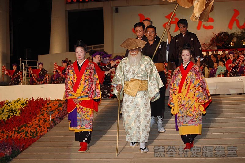 赤犬子退場　楚辺区（赤犬子琉球古典音楽大演奏会）