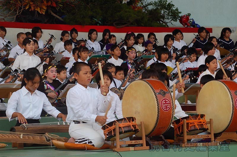 三線・箏・太鼓演奏　村内小中学校・保育園児（受け継ごう読谷の心）