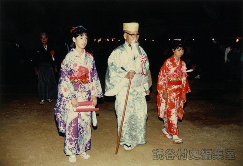 赤犬子入場　楚辺区（赤犬子琉球古典音楽大演奏会）