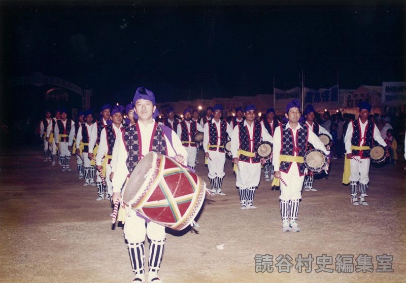 赤犬子入場　楚辺区（赤犬子琉球古典音楽大演奏会）