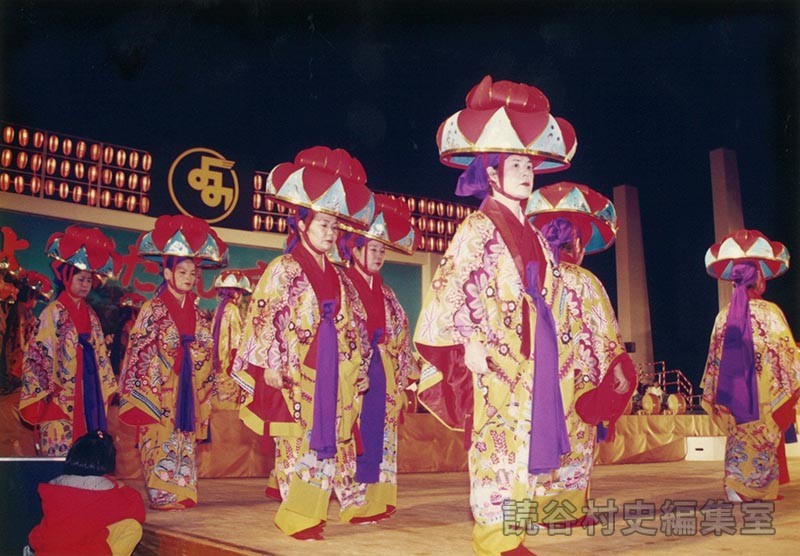 踊りクワディーサー　字婦人会（赤犬子琉球古典音楽大演奏会）