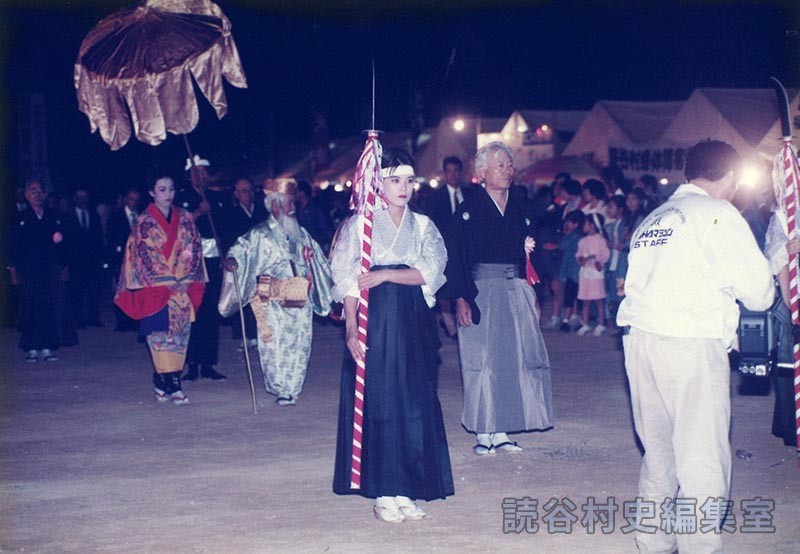 赤犬子入場　楚辺区（赤犬子琉球古典音楽大演奏会）