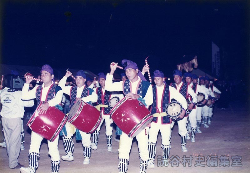 赤犬子入場　楚辺区（赤犬子琉球古典音楽大演奏会）