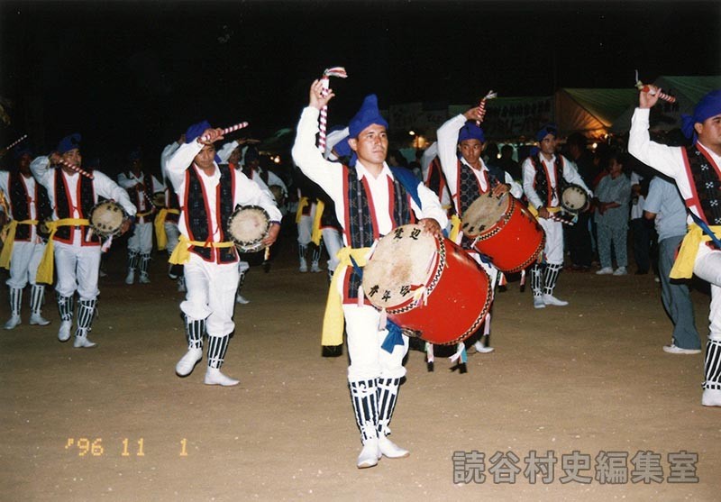 赤犬子入場　楚辺区（赤犬子琉球古典音楽大演奏会）