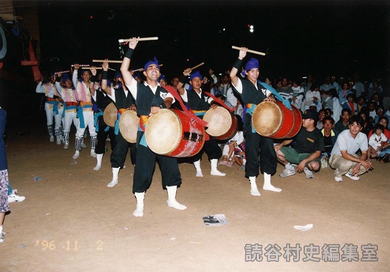 太鼓隊　渡慶次青年会（創作「進貢船」）