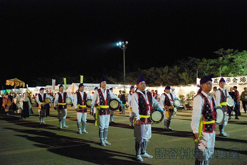 赤犬子入場　楚辺区（赤犬子琉球古典音楽大演奏会）