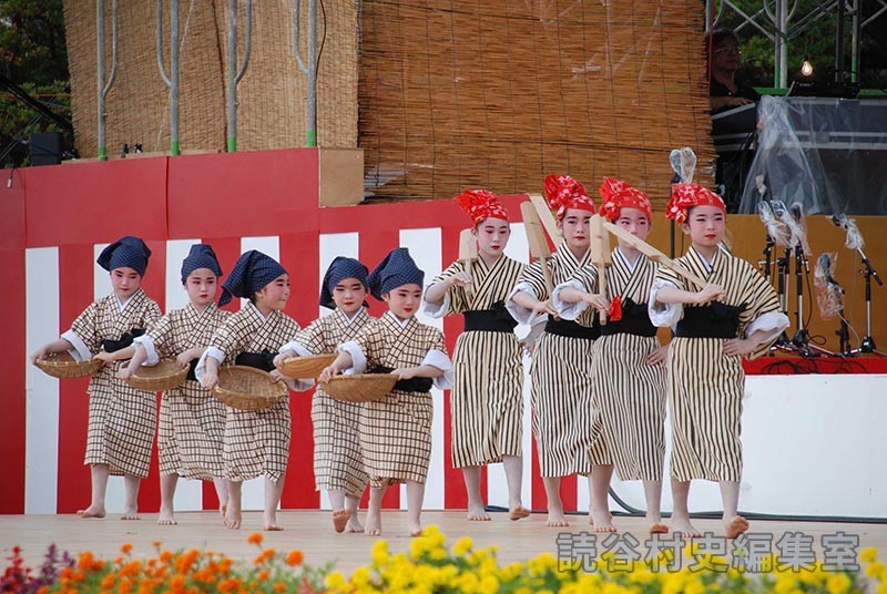 谷茶前　新垣満子琉舞研究所（受け継ごう読谷の心）