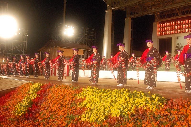 「送」貫花　字婦人会（創作「進貢船」）