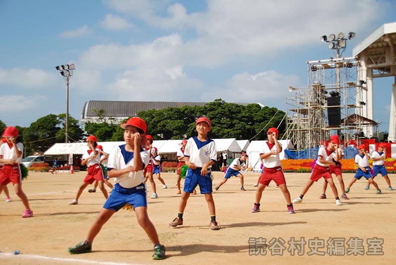 集団演技　喜名小学校