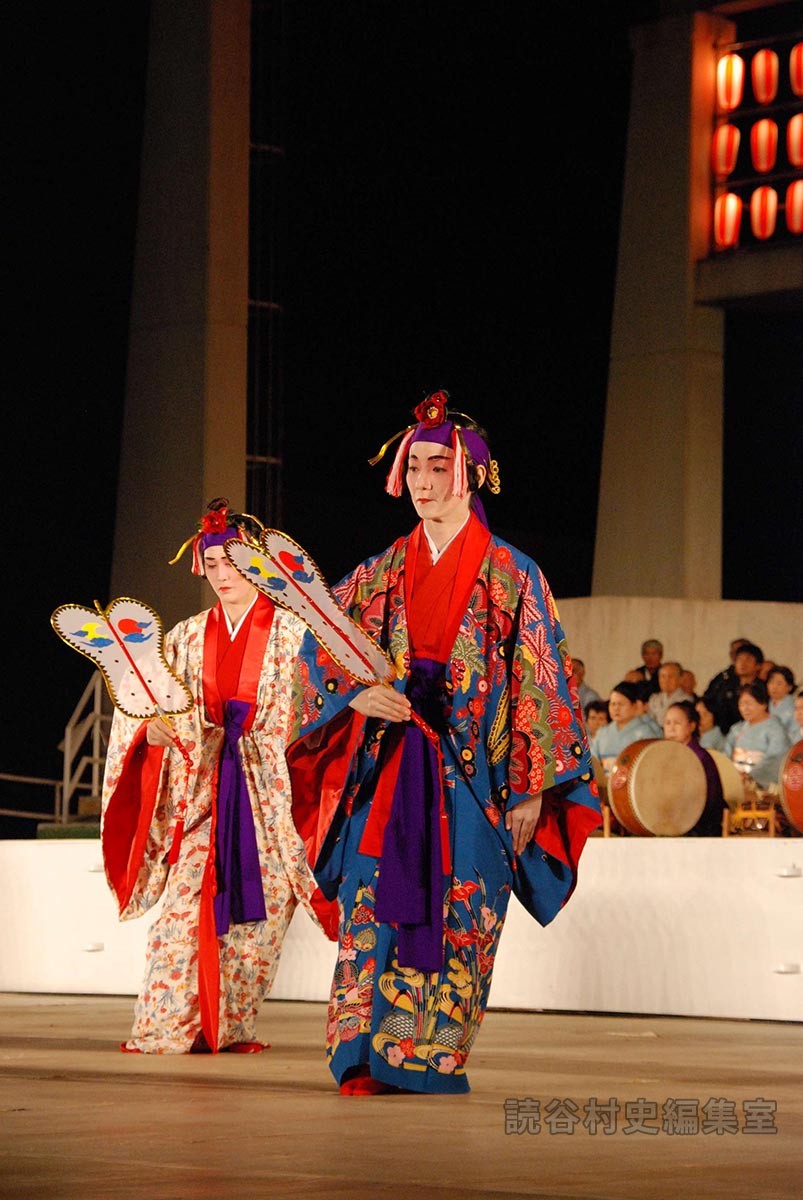 女コティ節　上地サヨ子琉舞研究所・比嘉留利子琉舞研究所（赤犬子琉球古典音楽大演奏会）