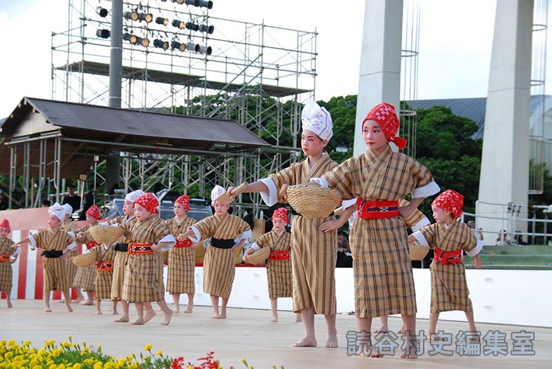 谷茶前　新垣満子琉舞研究所・知名菊美琉舞研究所（受け継ごう読谷の心）