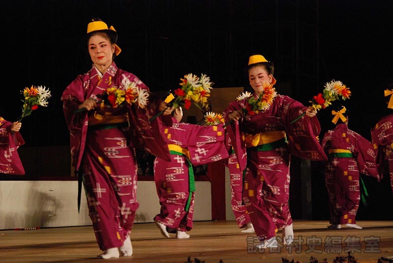 「宴」守礼の国にメンソーレ　稲嶺盛秀・末子琉舞道場（創作「進貢船」）